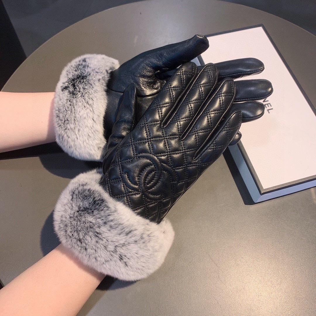 24C96SDE Stylish gloves