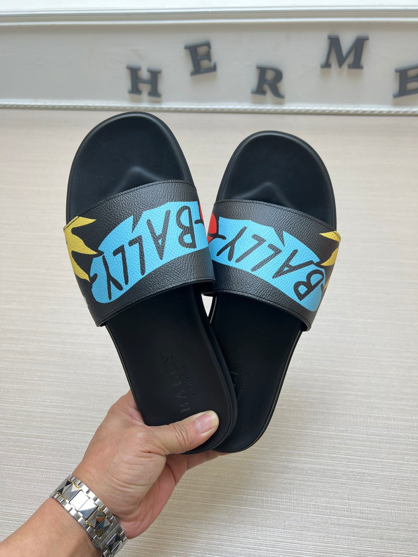 54A62ZDE Stylish slippers