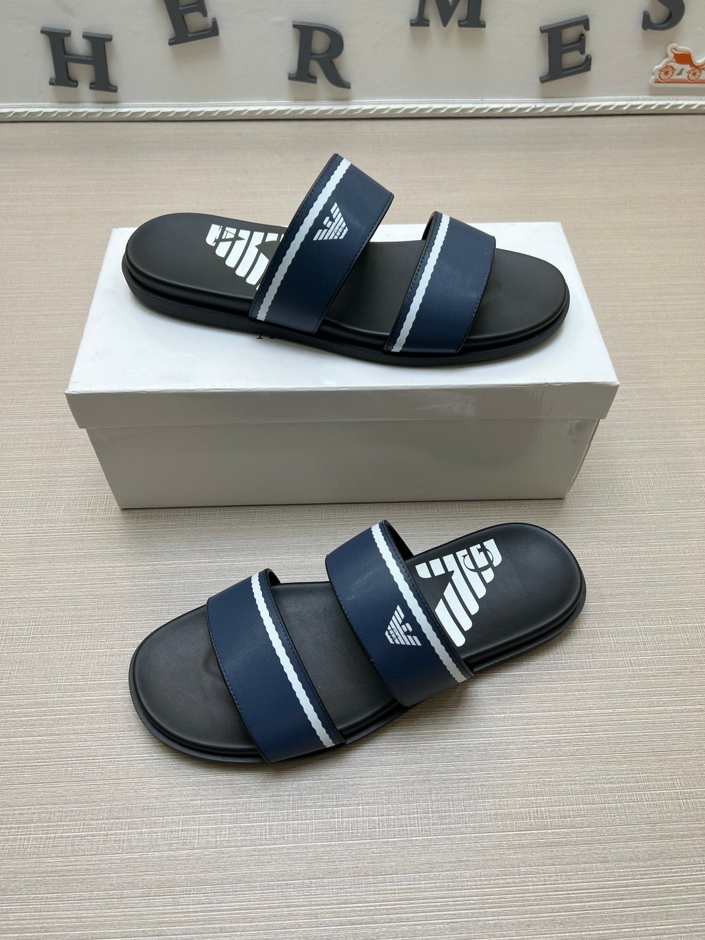 54A104ZDE Stylish slippers