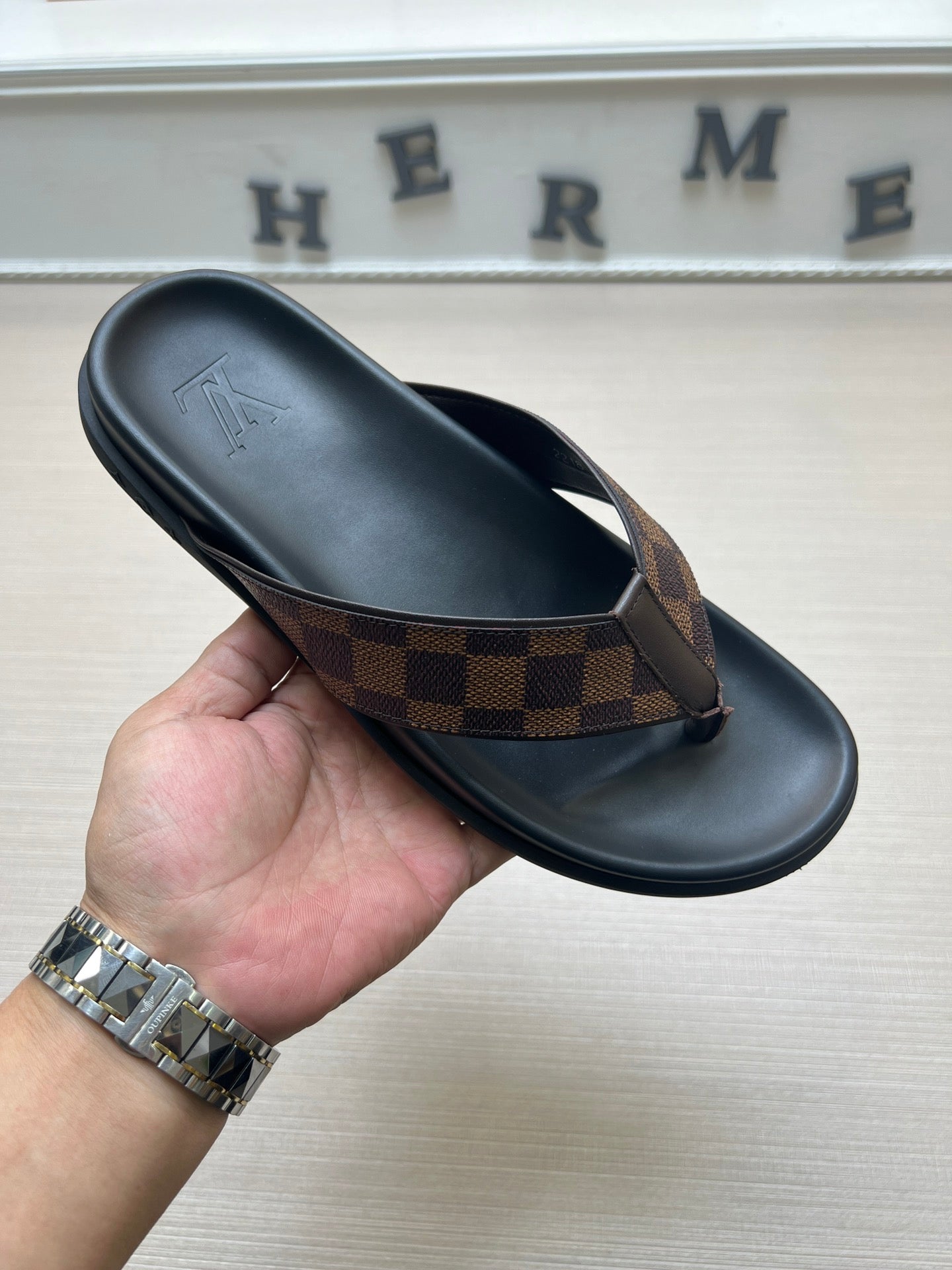 54E60ZDE Stylish slippers