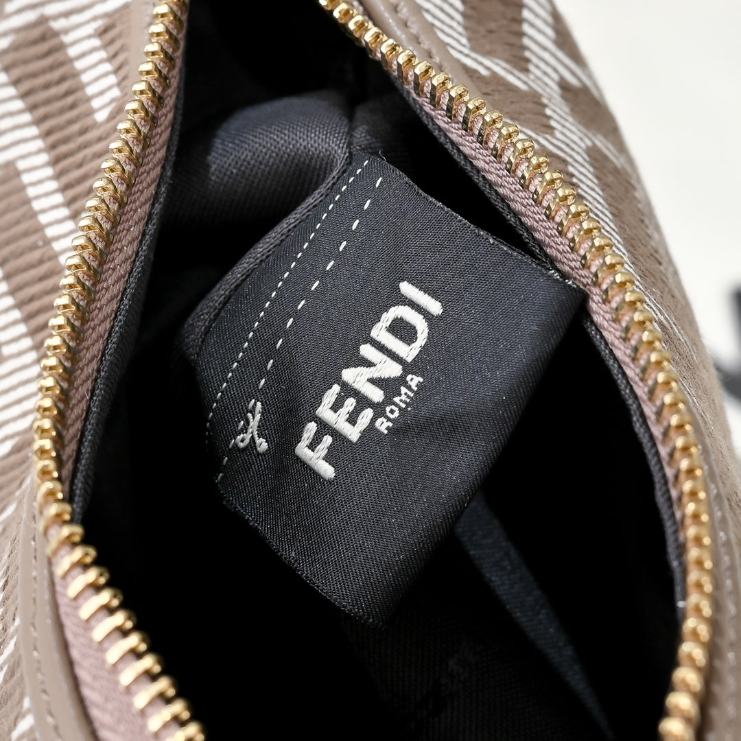 15RF8BDE Stylish leather bag