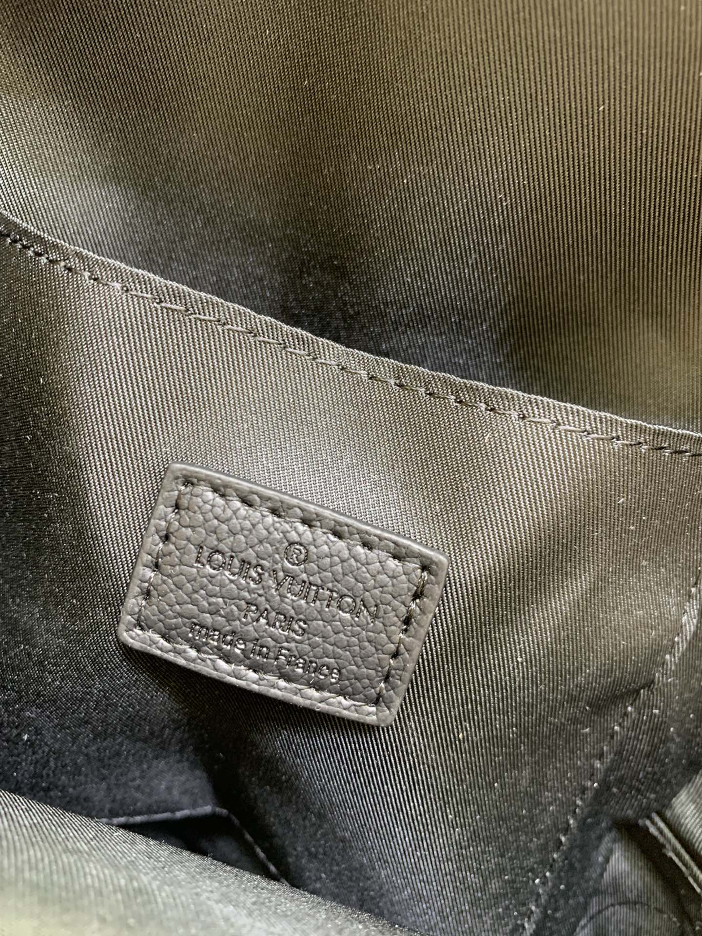 2XE339BDE Stylish leather bag
