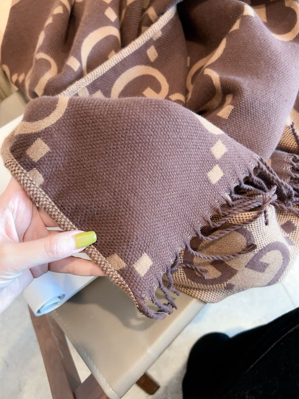 185ZB51WDE Stylish cape