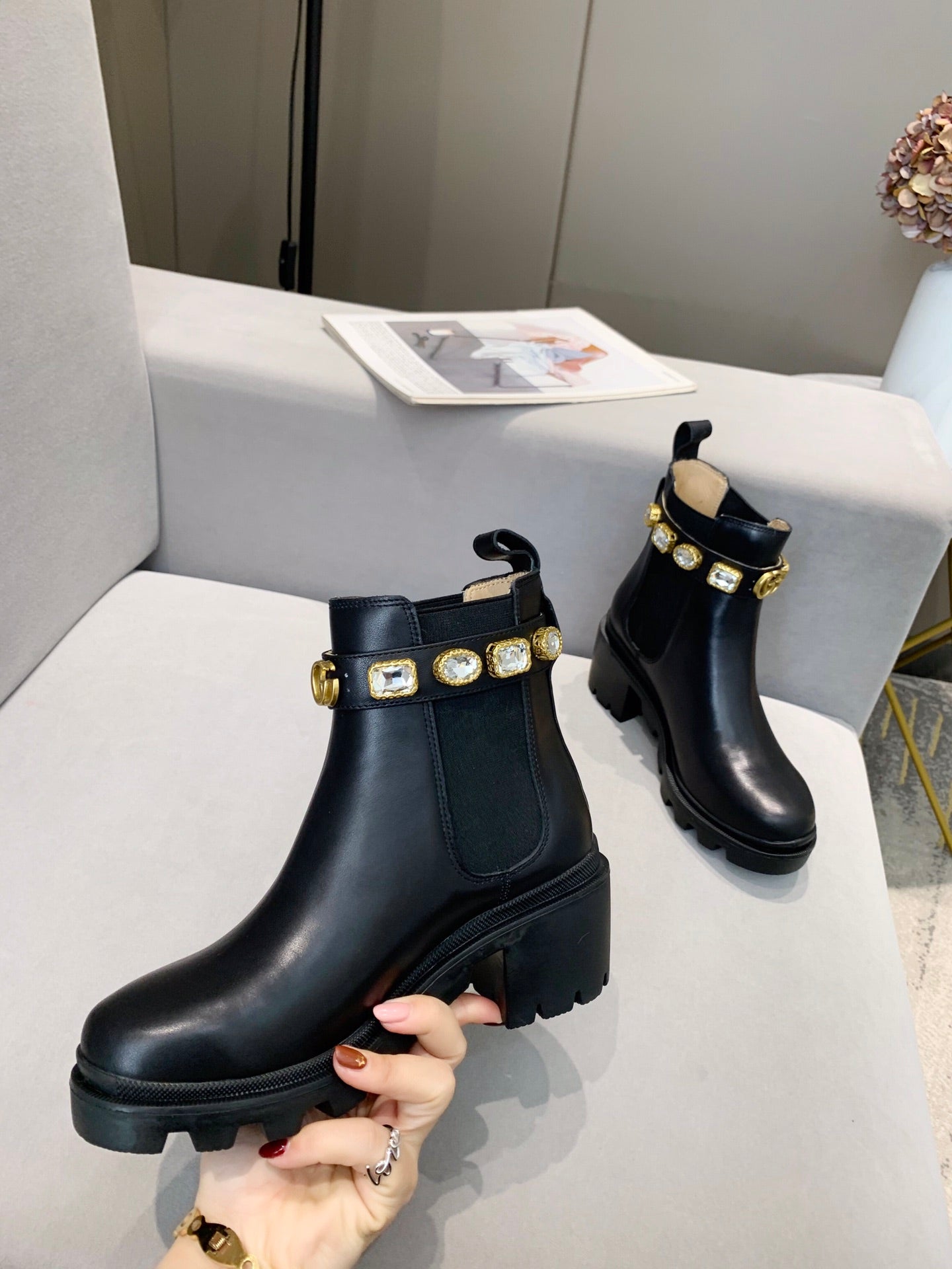 2XB195ZDE Stylish leather boot (top layer leather lining)