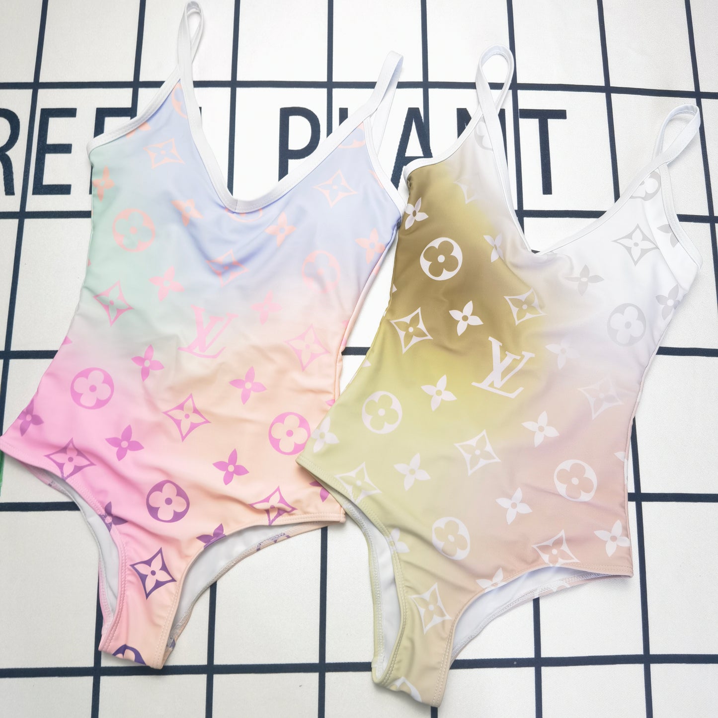 14E153YDE Stylish Bikini swimsuit