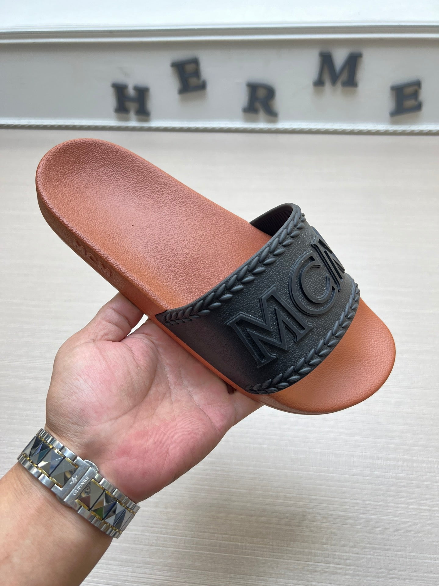 54M42ZDE Stylish slippers