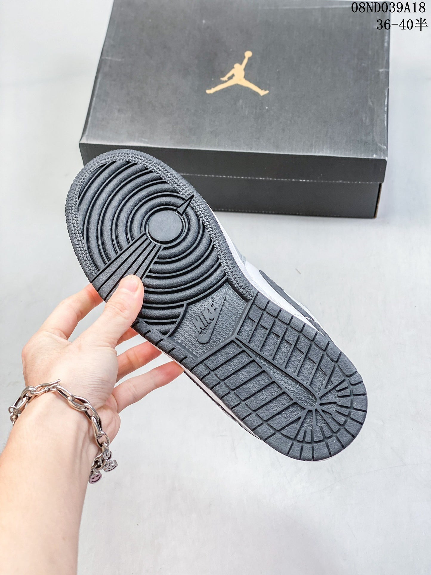 4YN55ZDE Stylish Sneakers (No Box, August-October Big Sale)