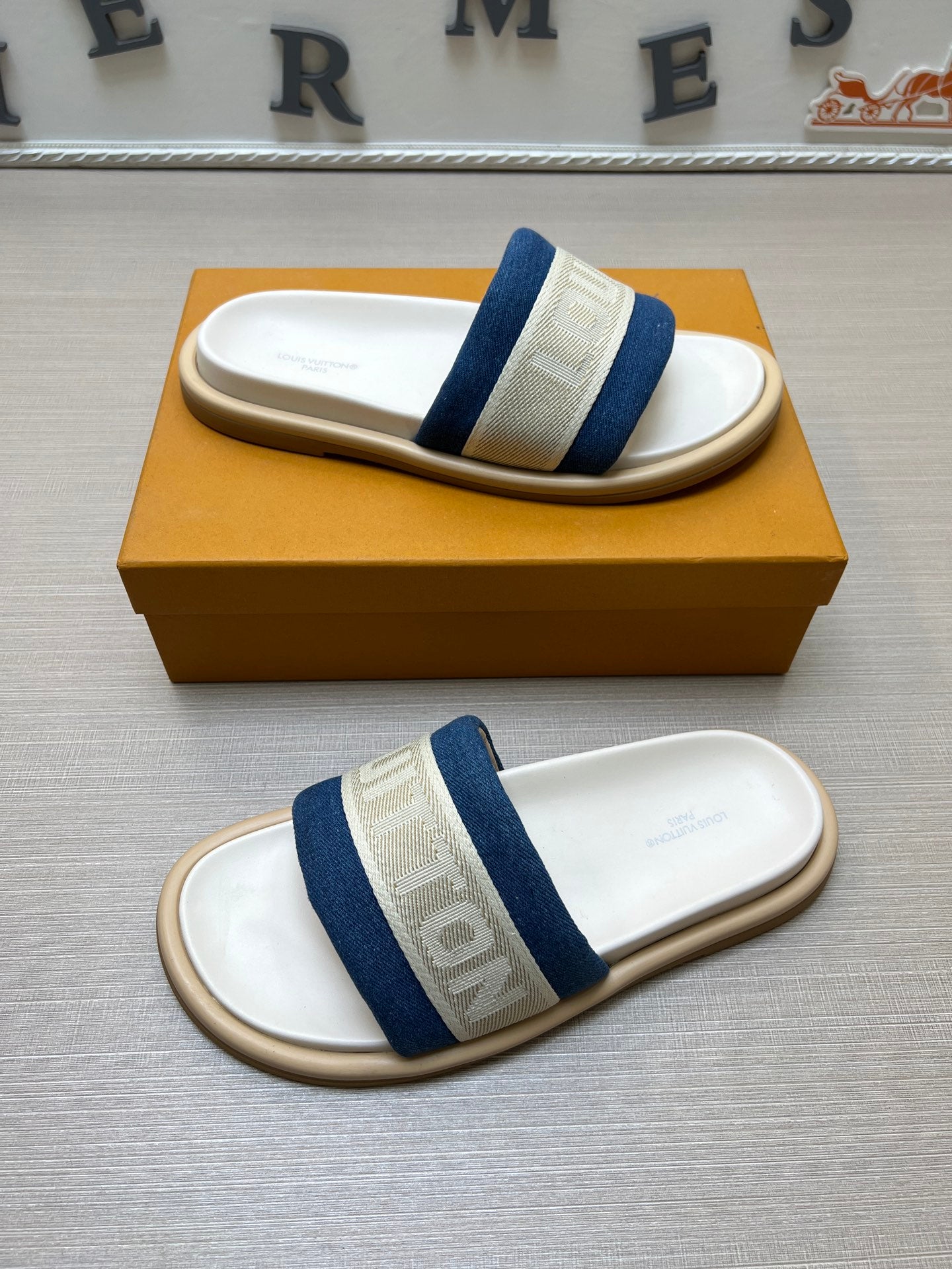 535ZE301ZDE Stylish Slippers