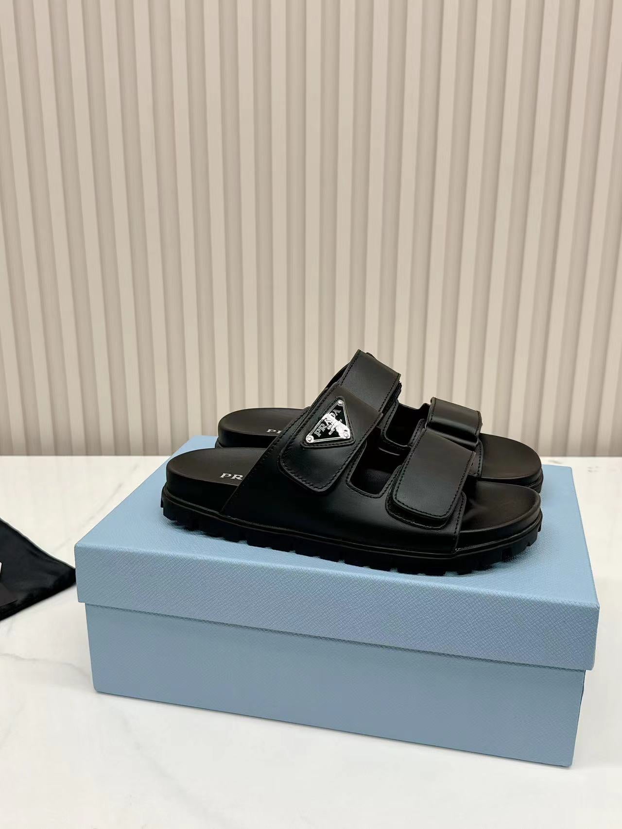 14PD26ZDE Stylish sandals