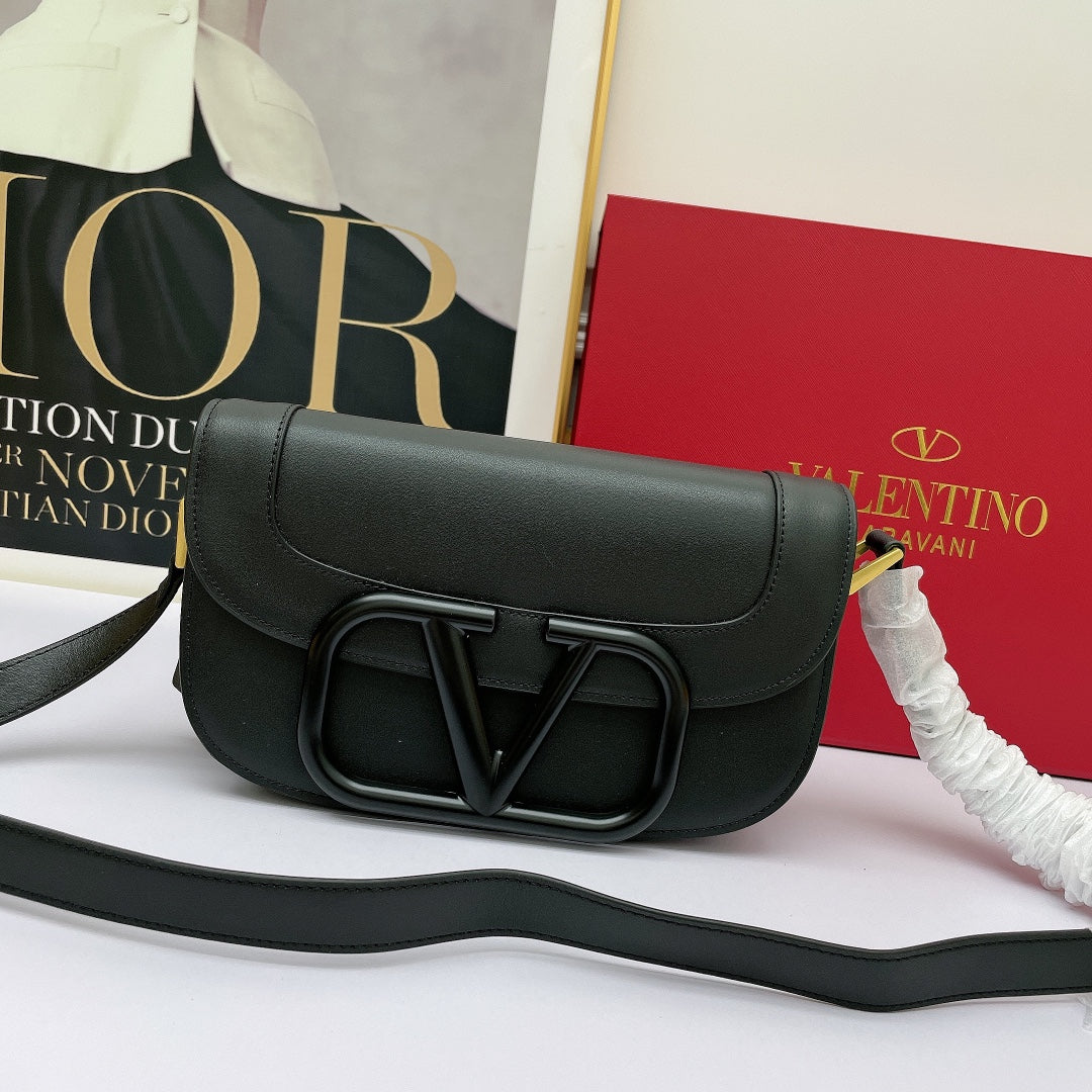 5A45BDE Stylish leather bag
