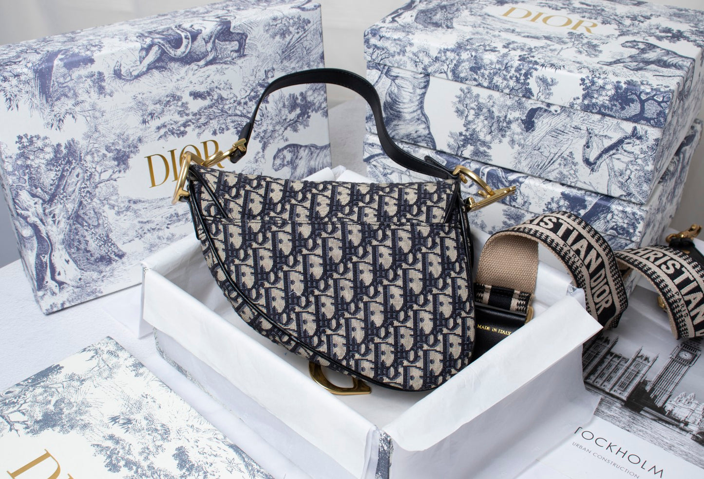 5D12BDE Stylish leather bag