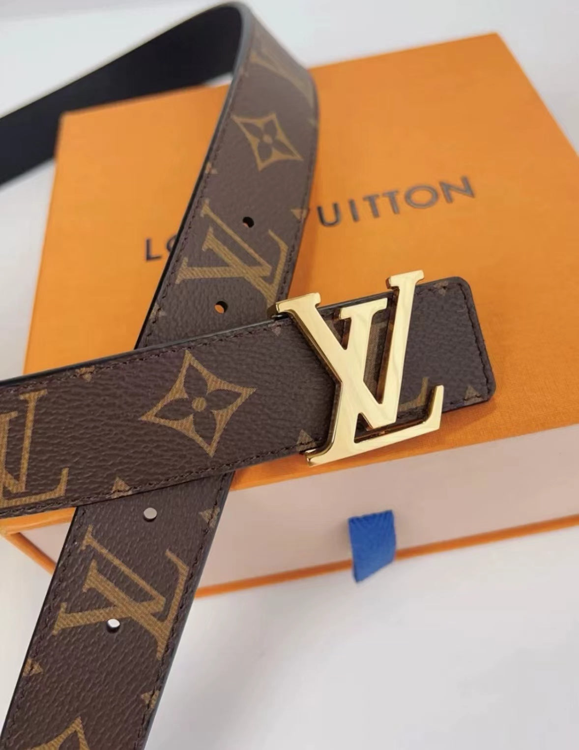 1LE15PDE Stylish High quality belt With full package