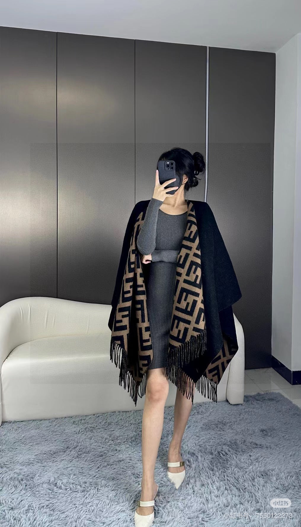 175RF53WDE Stylish cape