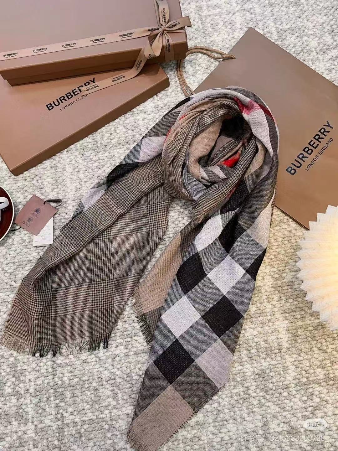 175RR6WDE Stylish Winter Scarves