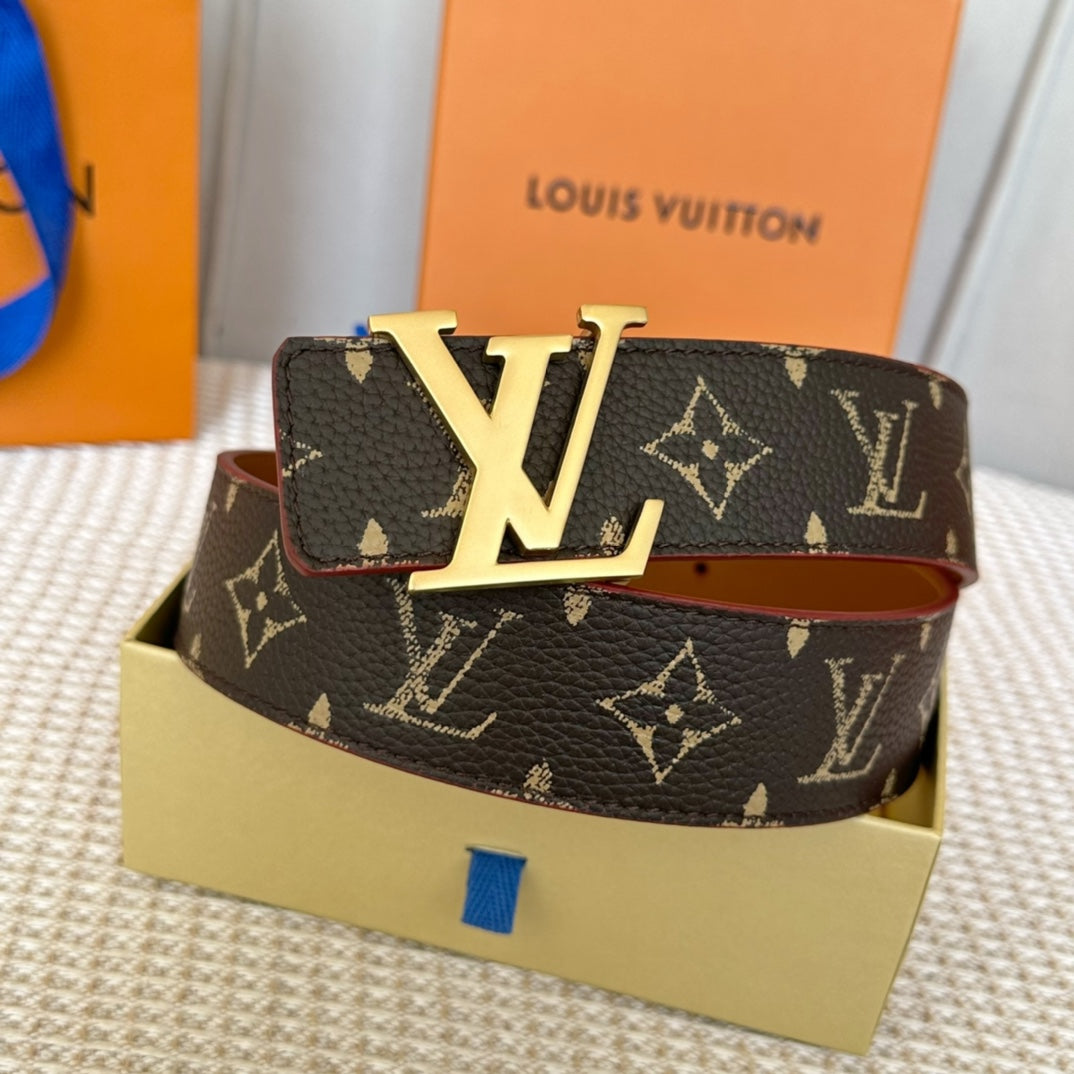 14E131PDE Stylish High quality belt With full package