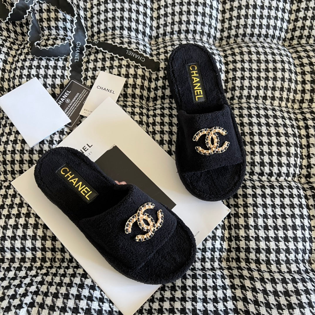 14C159ZDE Stylish Slippers