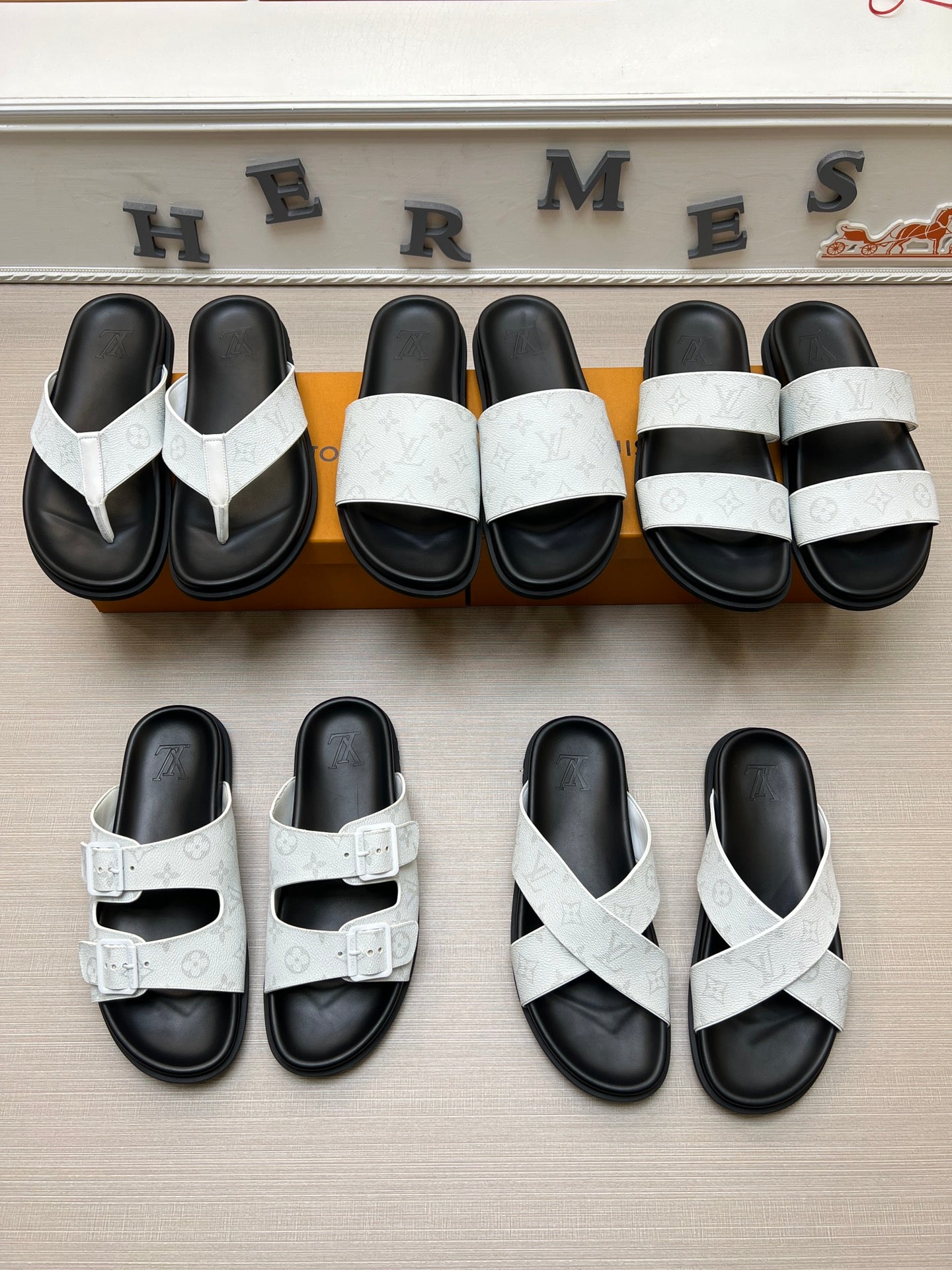 54E58ZDE Stylish slippers