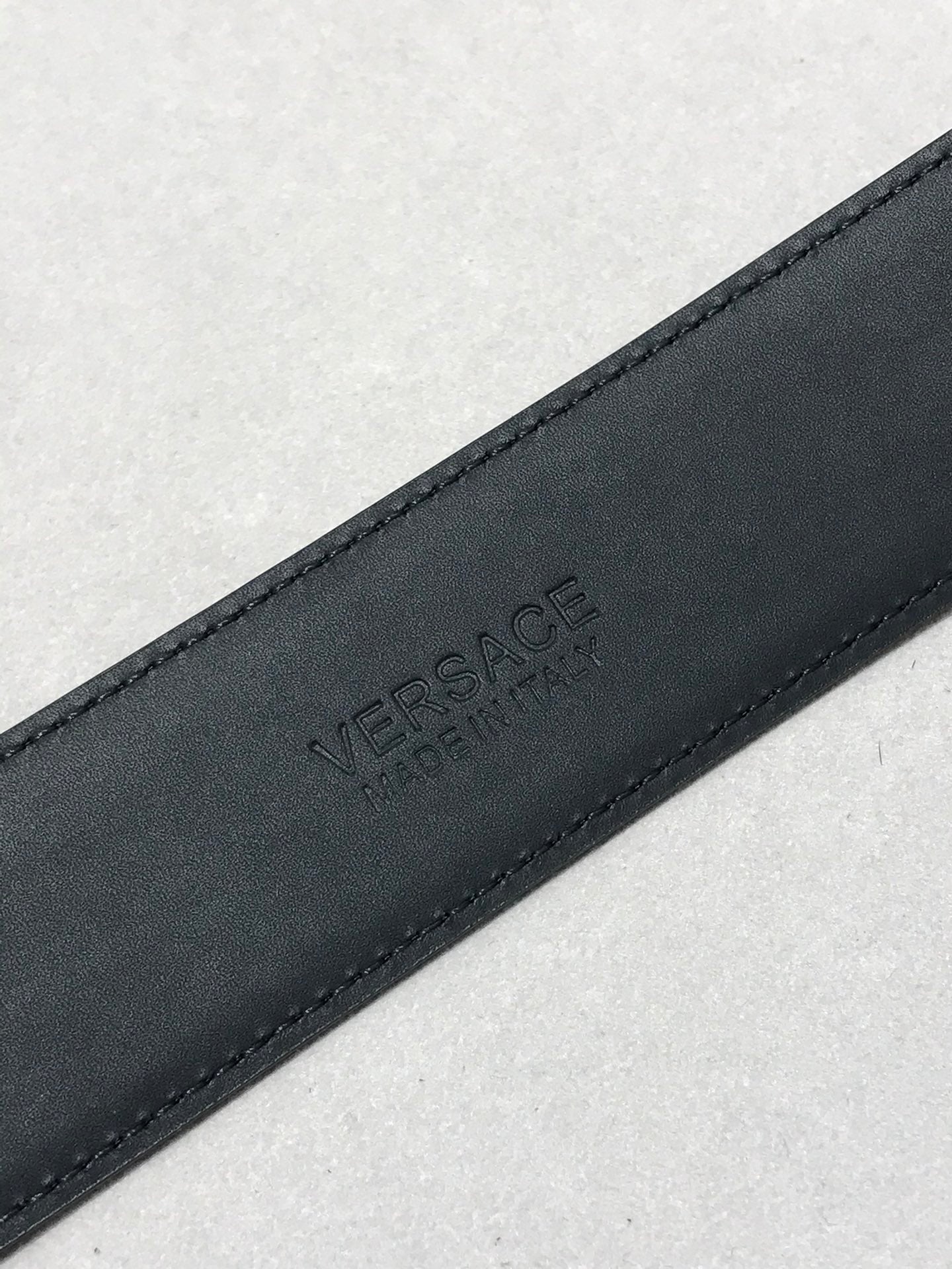 14V83PDE Stylish High quality belt With full package
