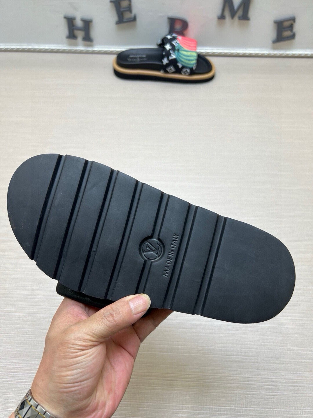 5QE11ZDE Stylish Slippers