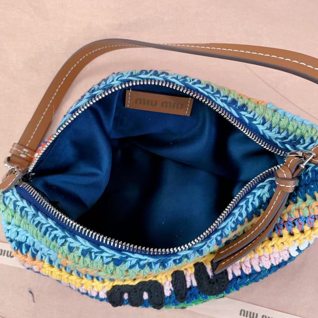 165NA94BDE Stylish Woven Bag