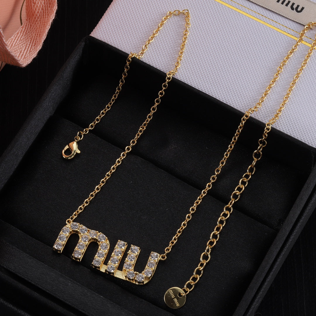 14A685KDE Stylish Necklaces