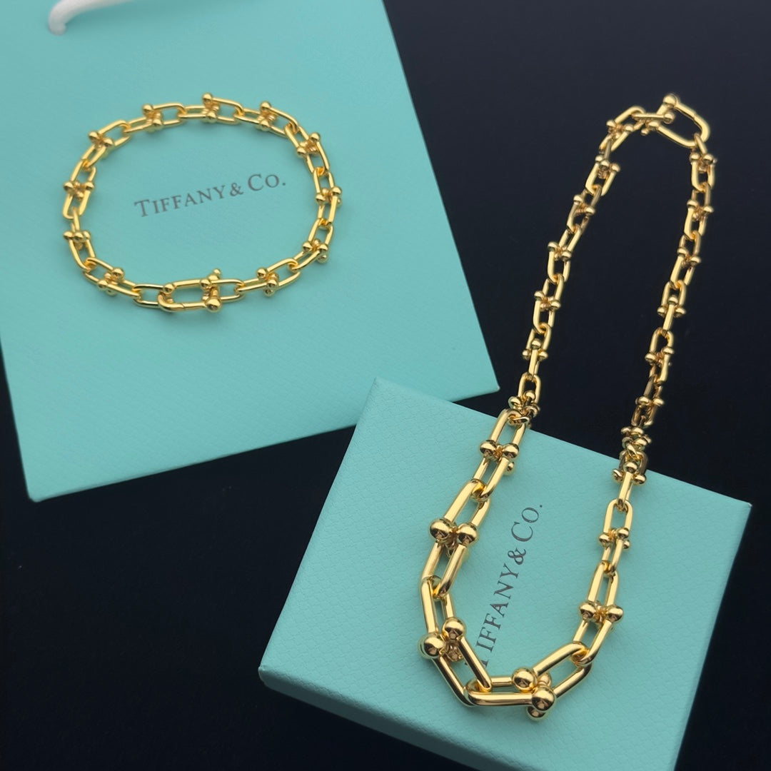 8XT30XDE Stylish Earring Bracelets Necklaces