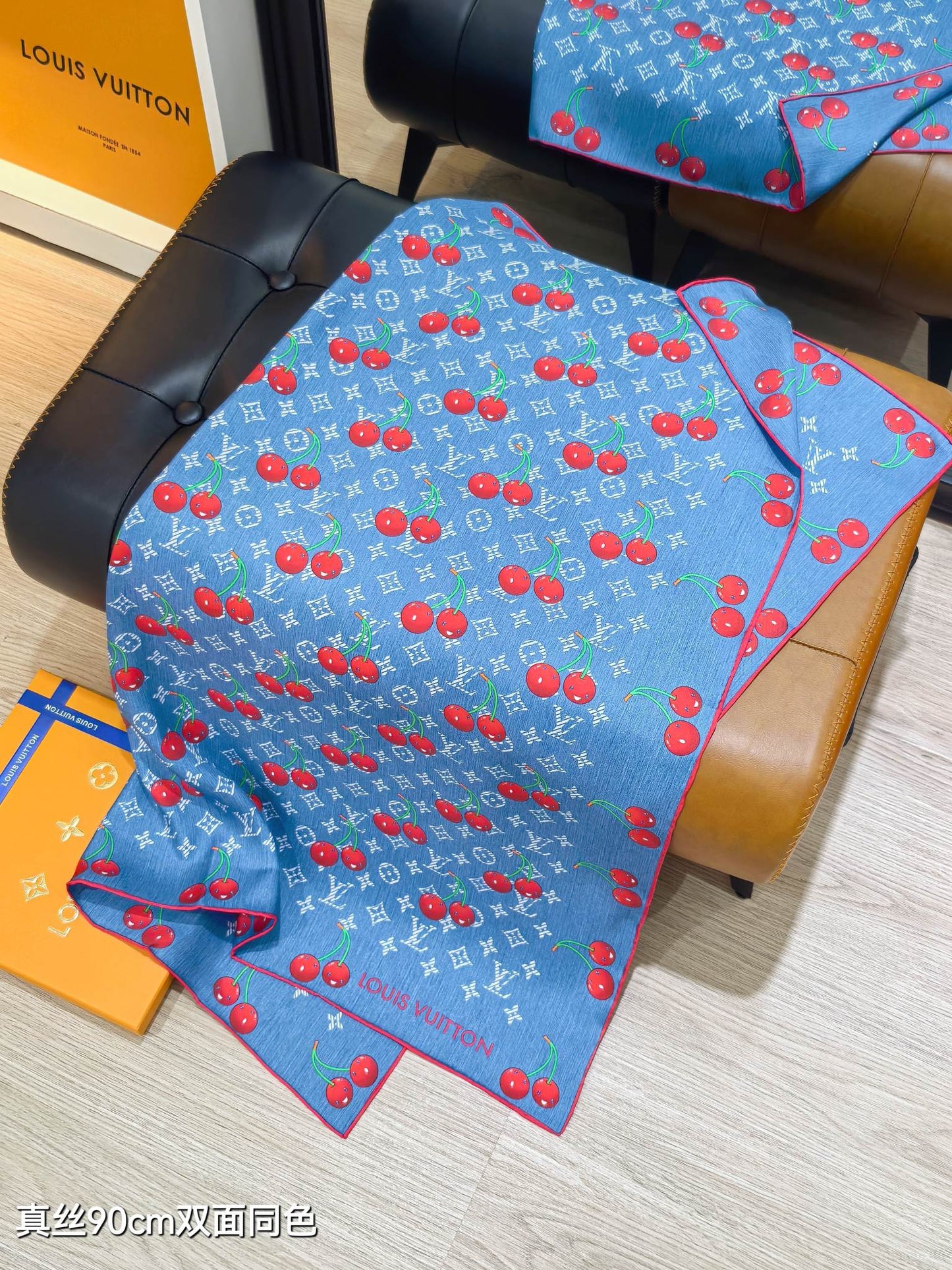 165NE102WDE Stylish Silk Scarve