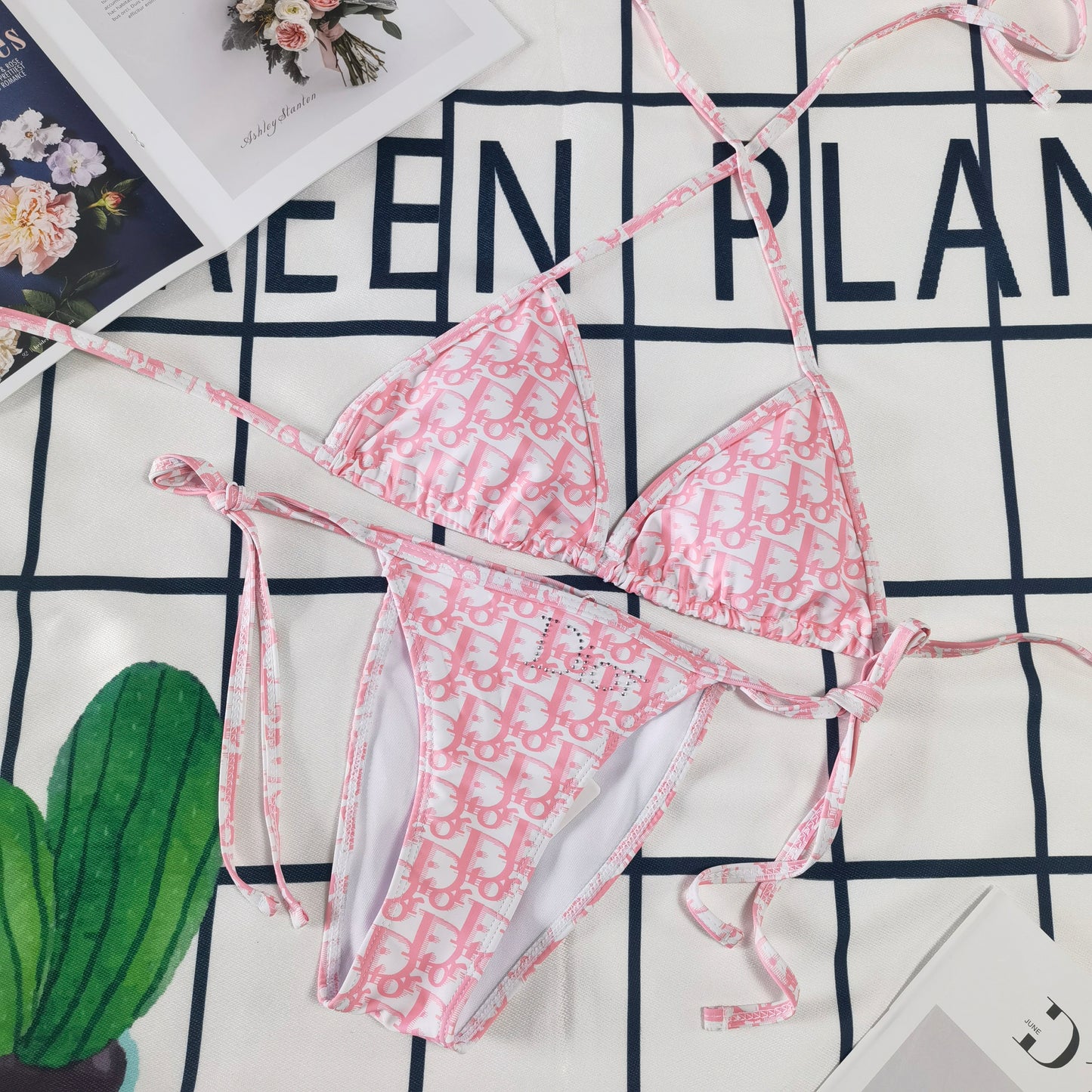 14D68YDE Stylish Bikini swimsuit