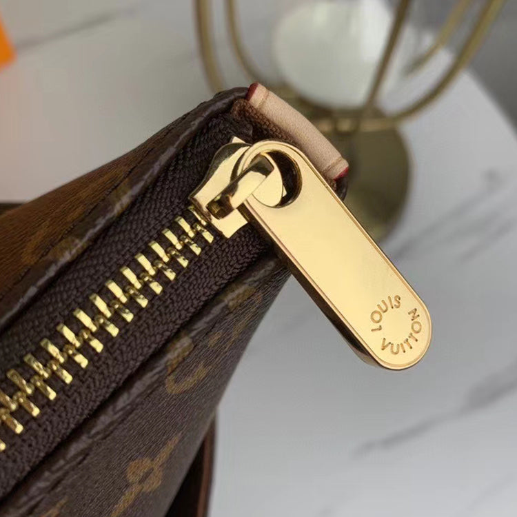 2E108BDE Stylish leather bag