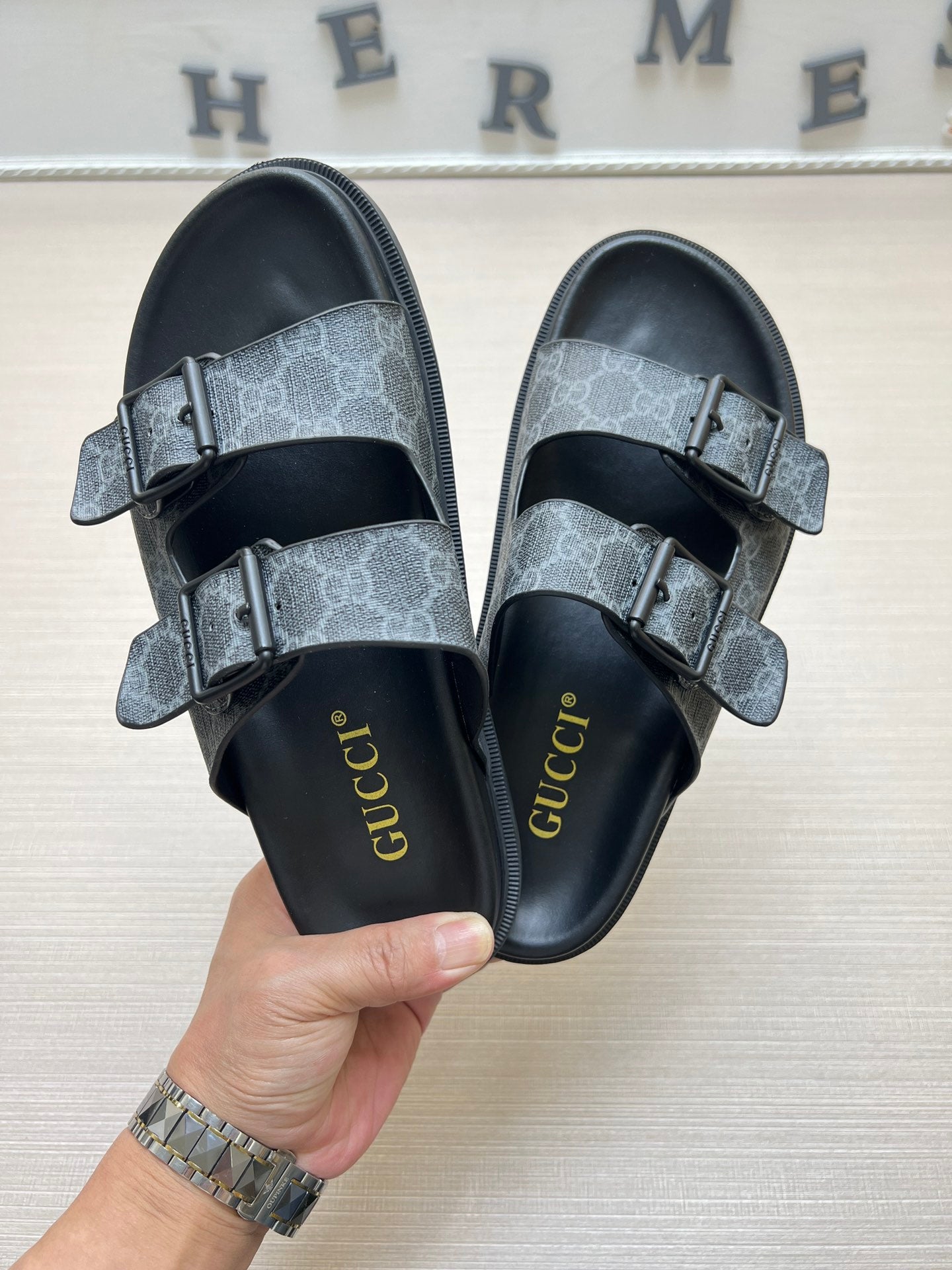 54B92ZDE Stylish slippers
