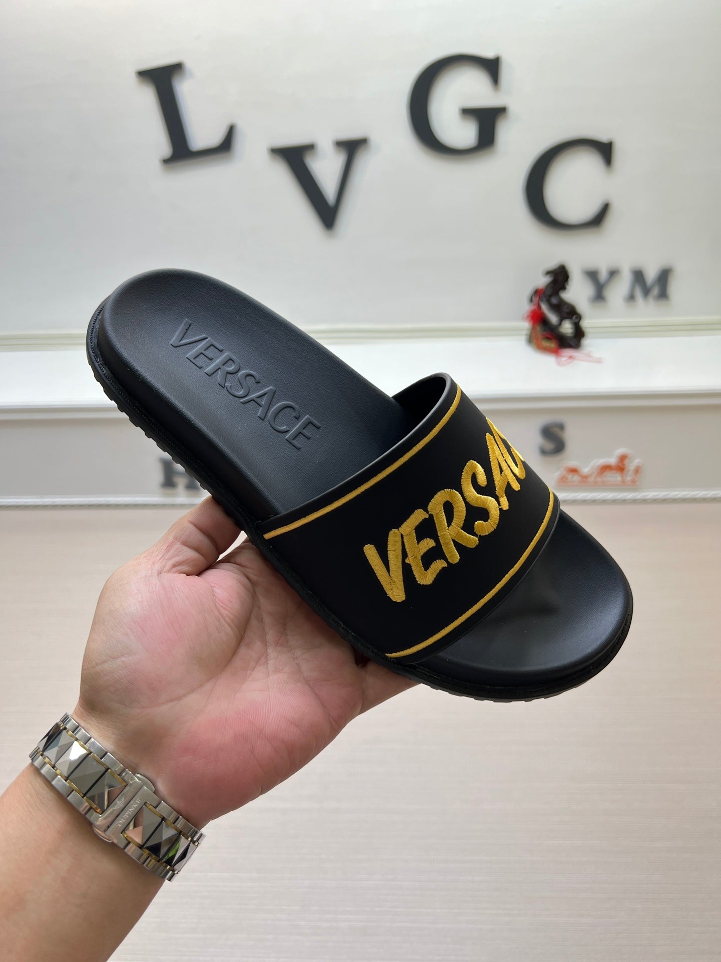 54V54ZDE Stylish slippers