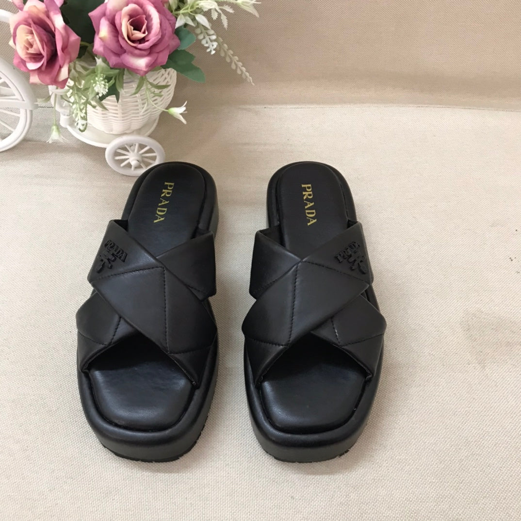 14PD25ZDE Stylish slippers