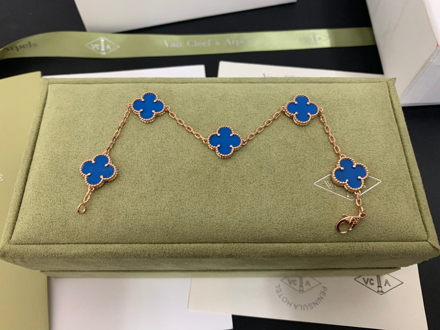 5XVA180KDE Stylish bracelets 5 flowers normal size1.5cm flower