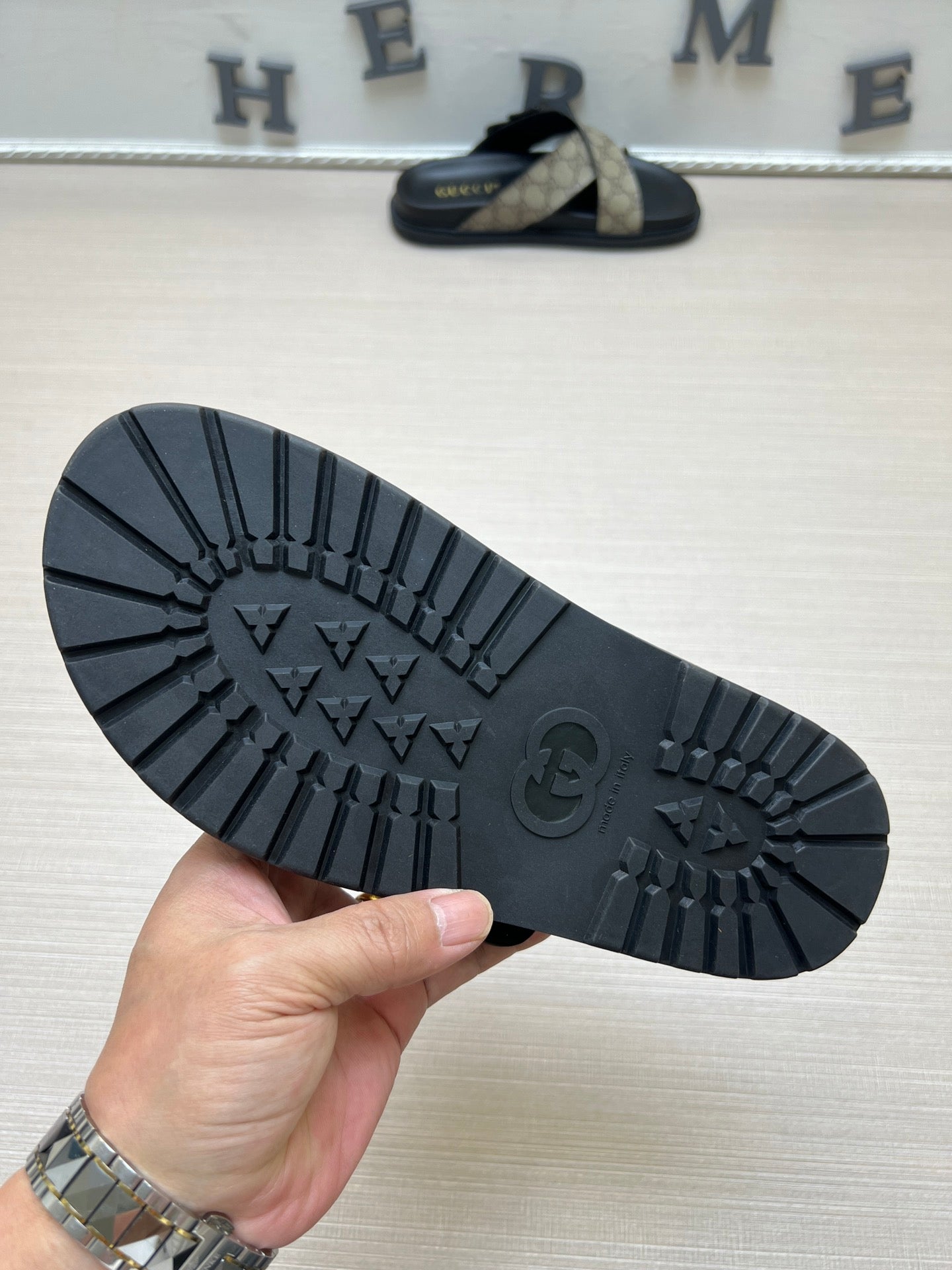 54B90ZDE Stylish slippers