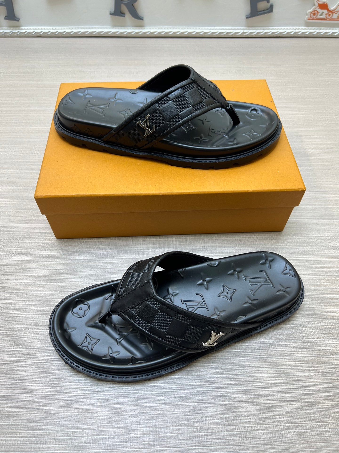 535ZE303ZDE Stylish Slippers