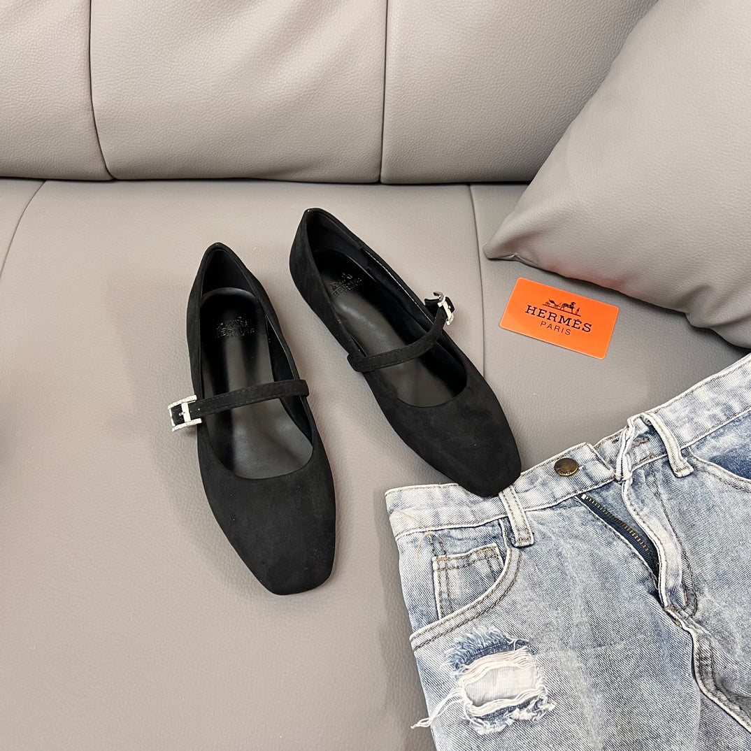 1JE1ZDE Stylish leather boots