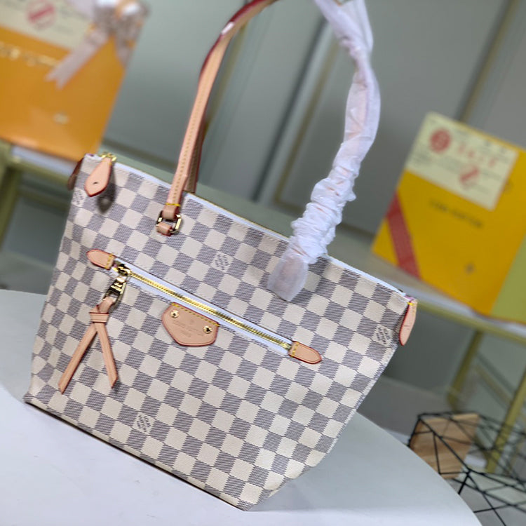 1E001BDE Stylish leather bag