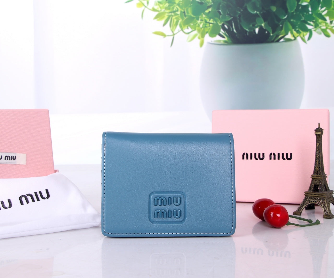 15RA77BDE Stylish leather bag
