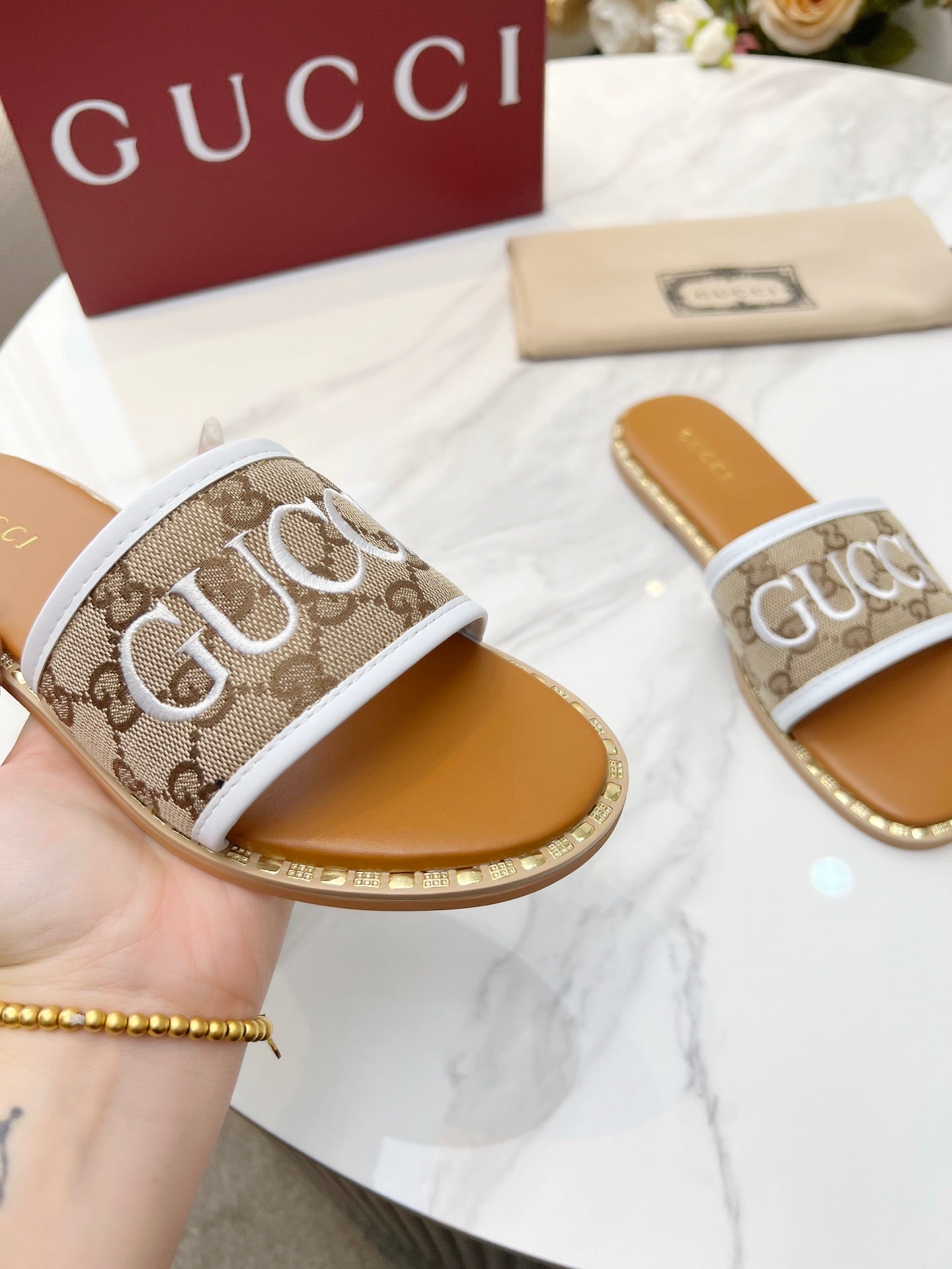 255QB29ZDE Stylish leather Slippers