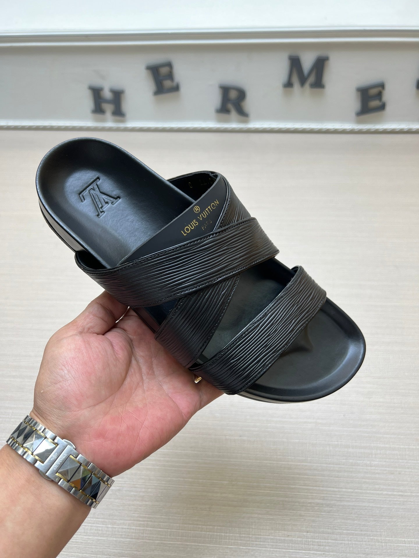 54E89ZDE Stylish slippers