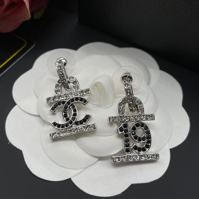 14C898EDE Stylish Earrings