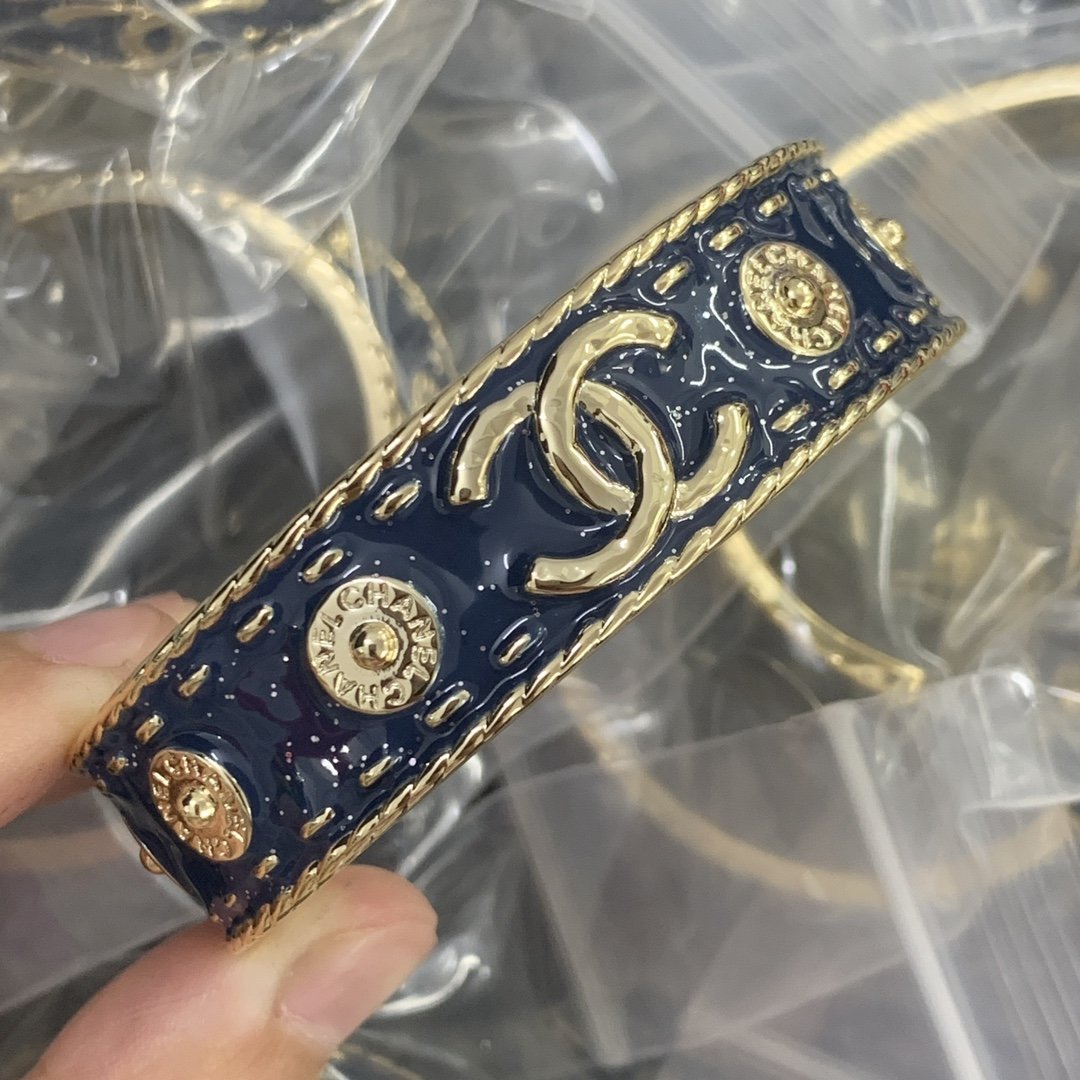 8XC62KDE Stylish Bracelets