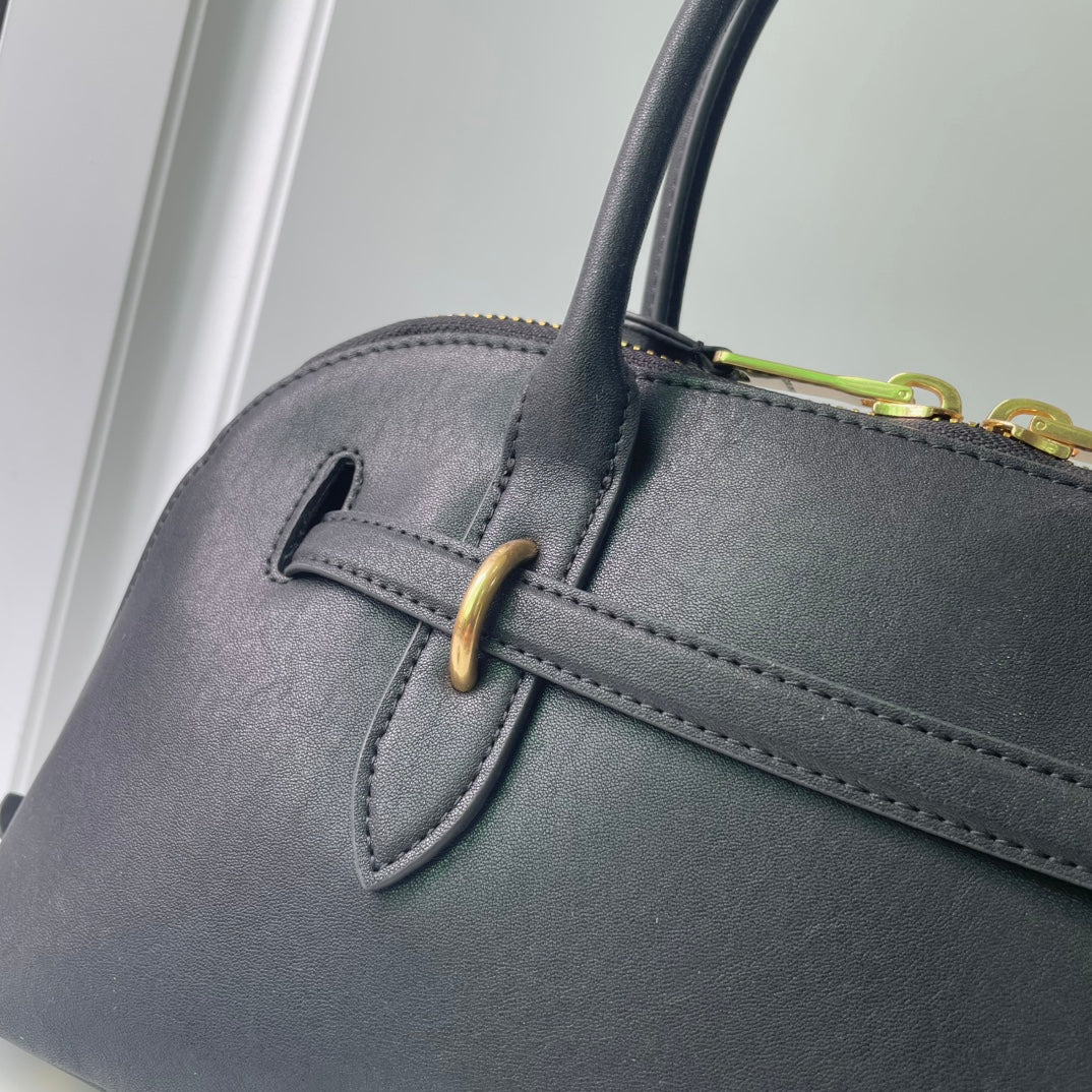 15RA40BDE Stylish leather bag