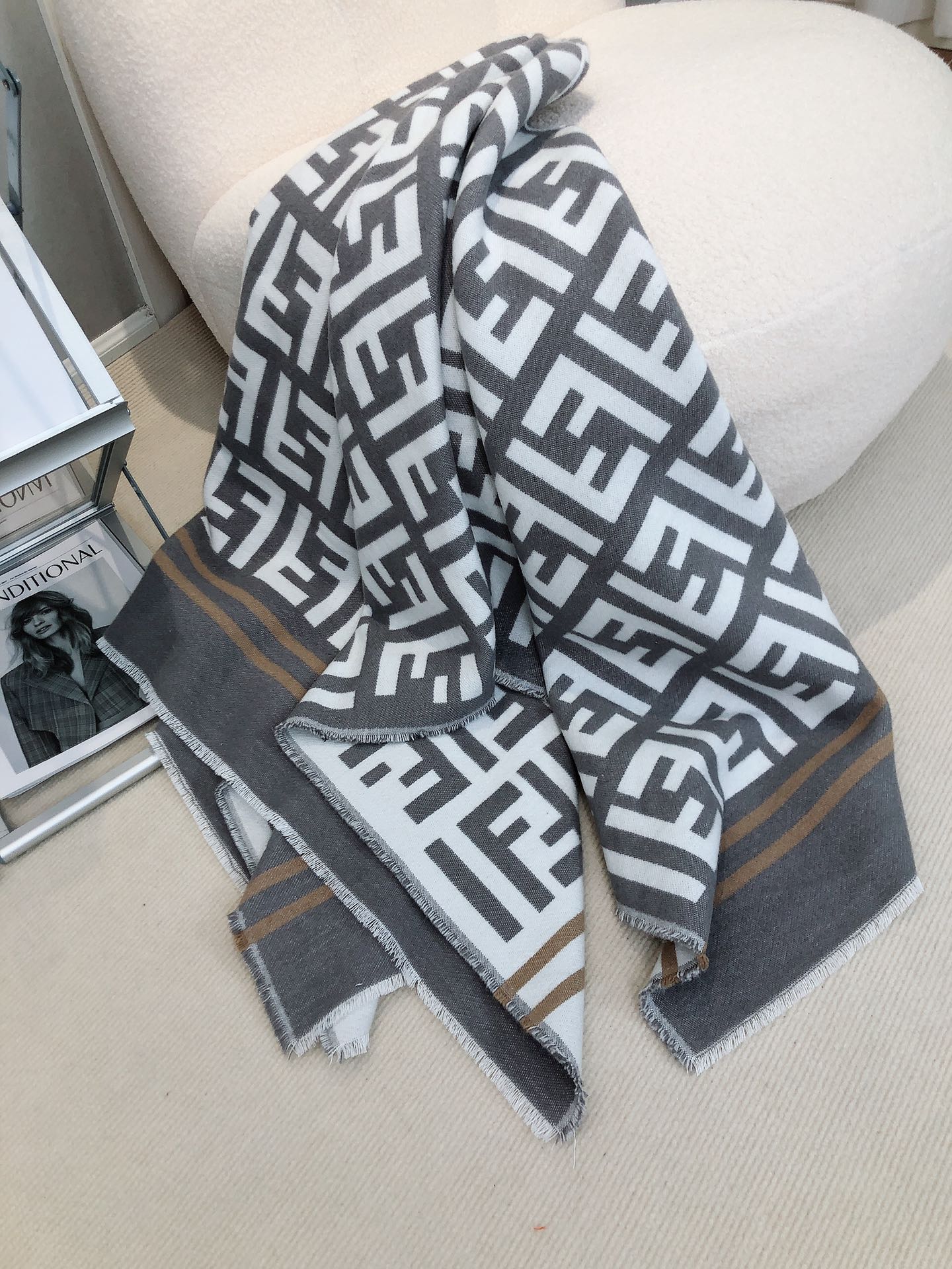 175RF23WDE Stylish Winter Scarves