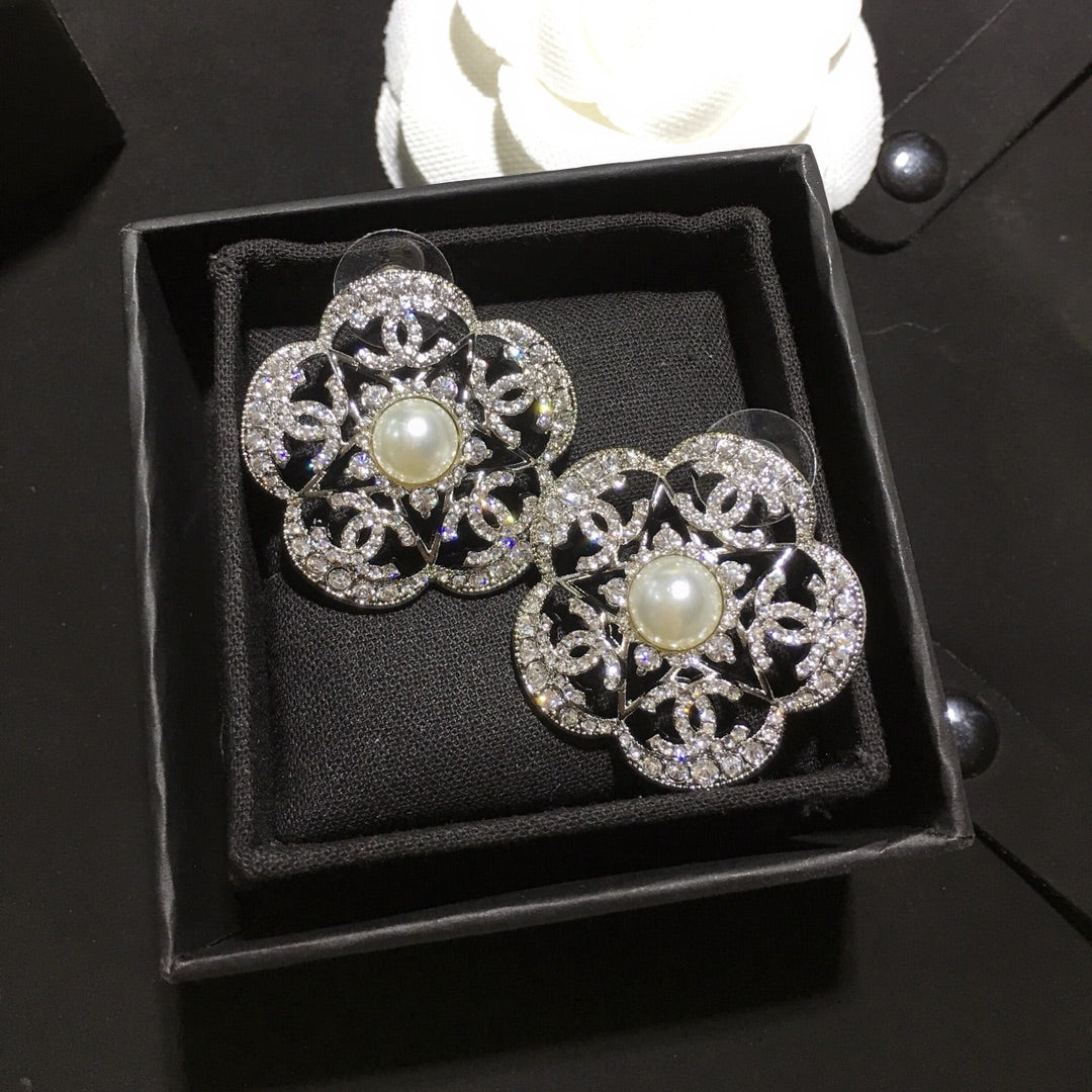 1YC45EDE Stylish Earrings