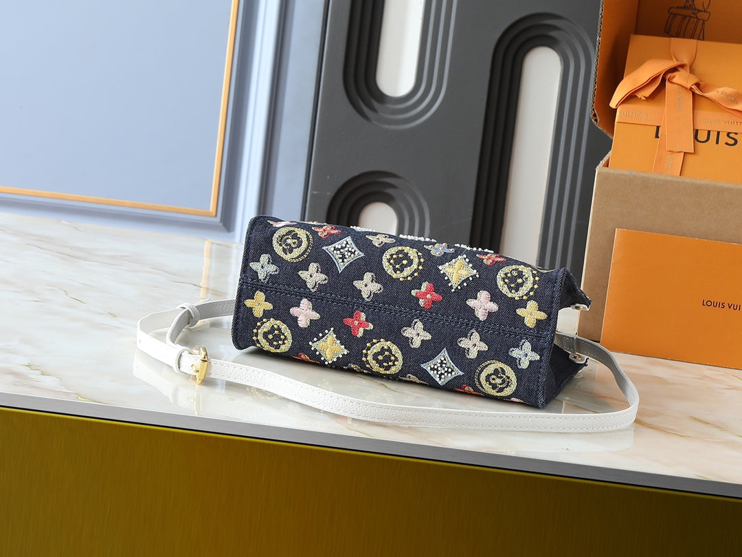 15RE22BDE Stylish genuine leather embroidered bag