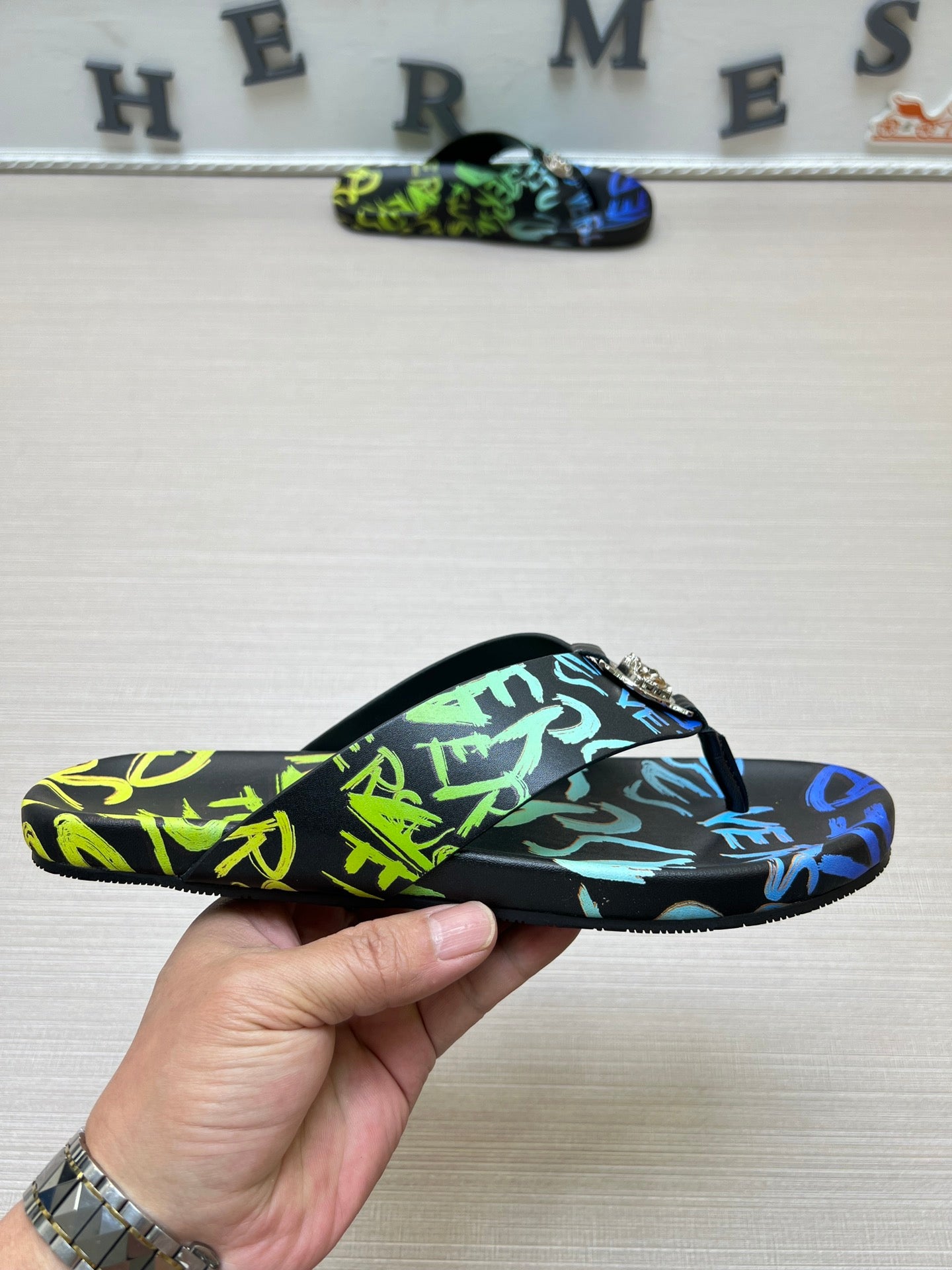 54V96ZDE Stylish slippers