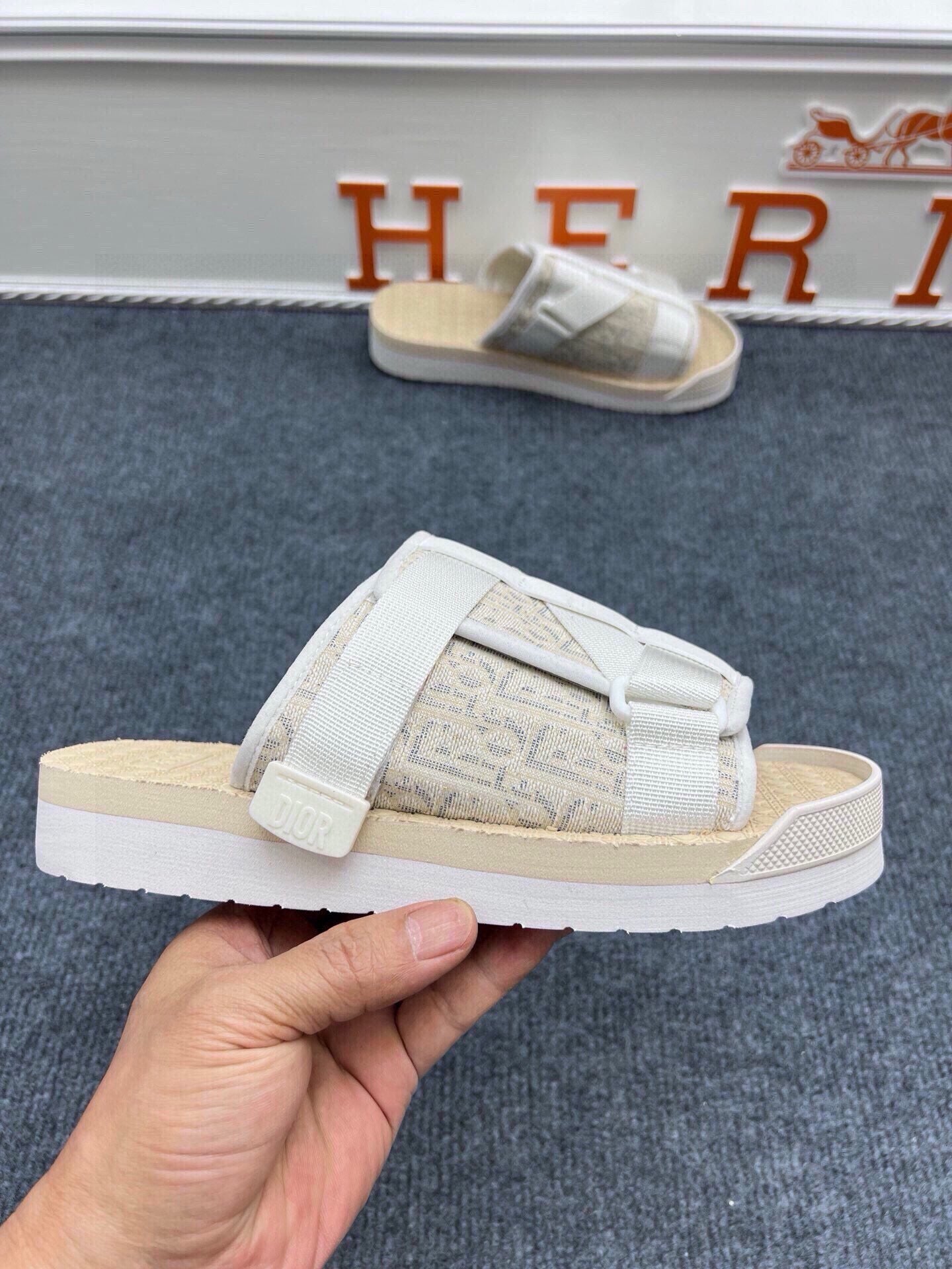 535ZD305ZDE Stylish Slippers
