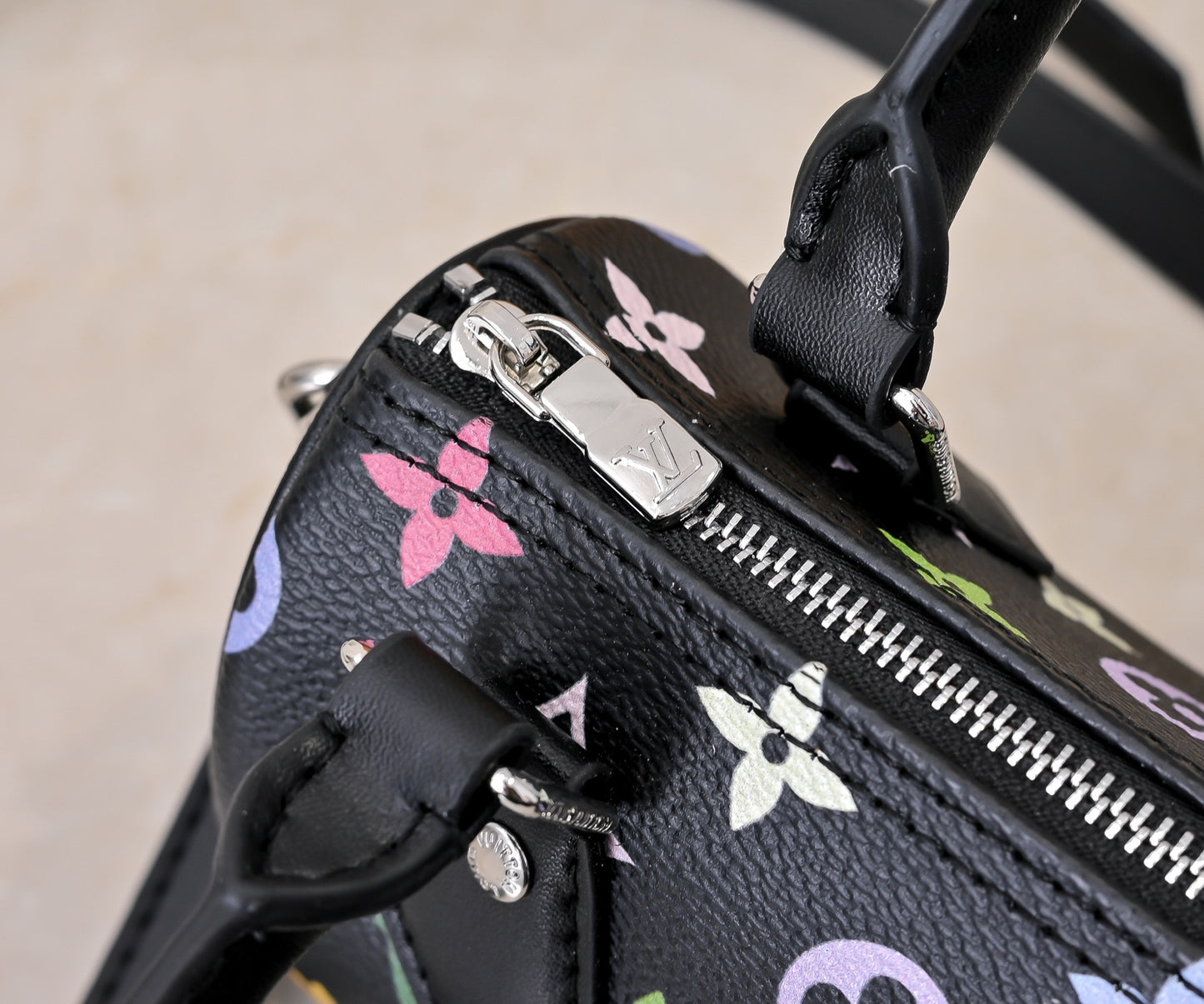 175XE2BDE Stylish leather bag