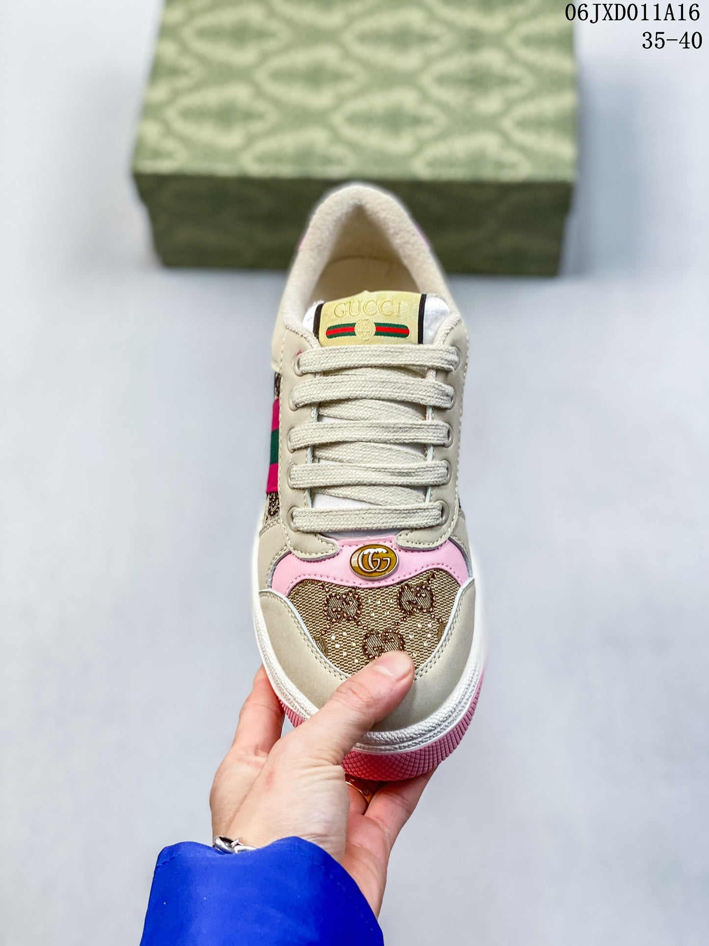 4YB60ZDE Stylish Sneakers